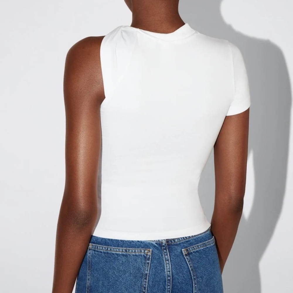 White One-Shoulder Crop Top - Women - Picture 3 of 3